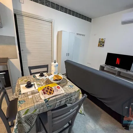 Casa Amicis - 5min Stazione Di Mestre Appartement